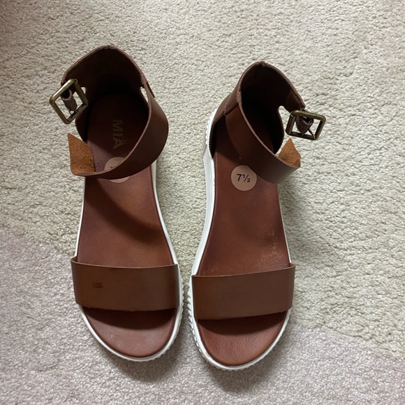 MIA Shoes - Brown Low Platform sandles very Comfy